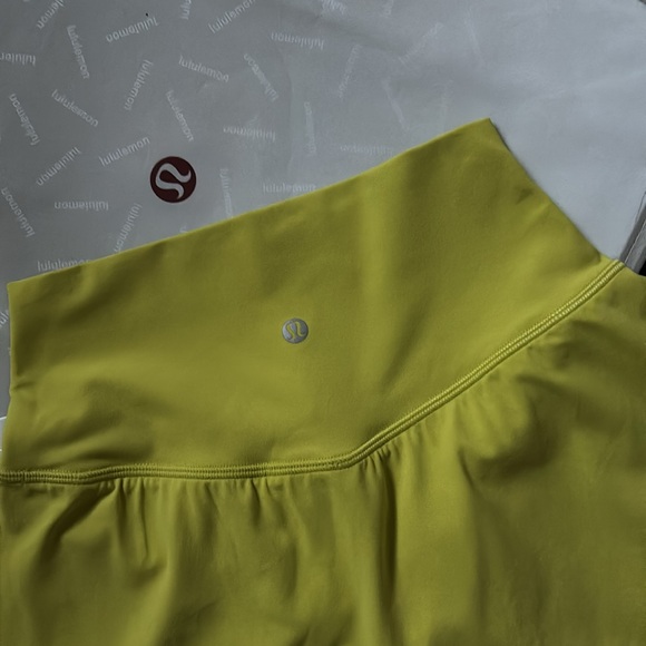 LULULEMON ALIGN HR SKIRT IN SERPENTINE YELLOW SZ 4 NWT - Picture 4 of 6
